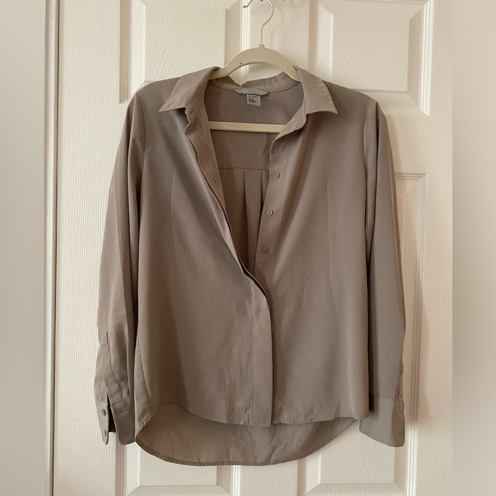 H&M button down taupe blouse
